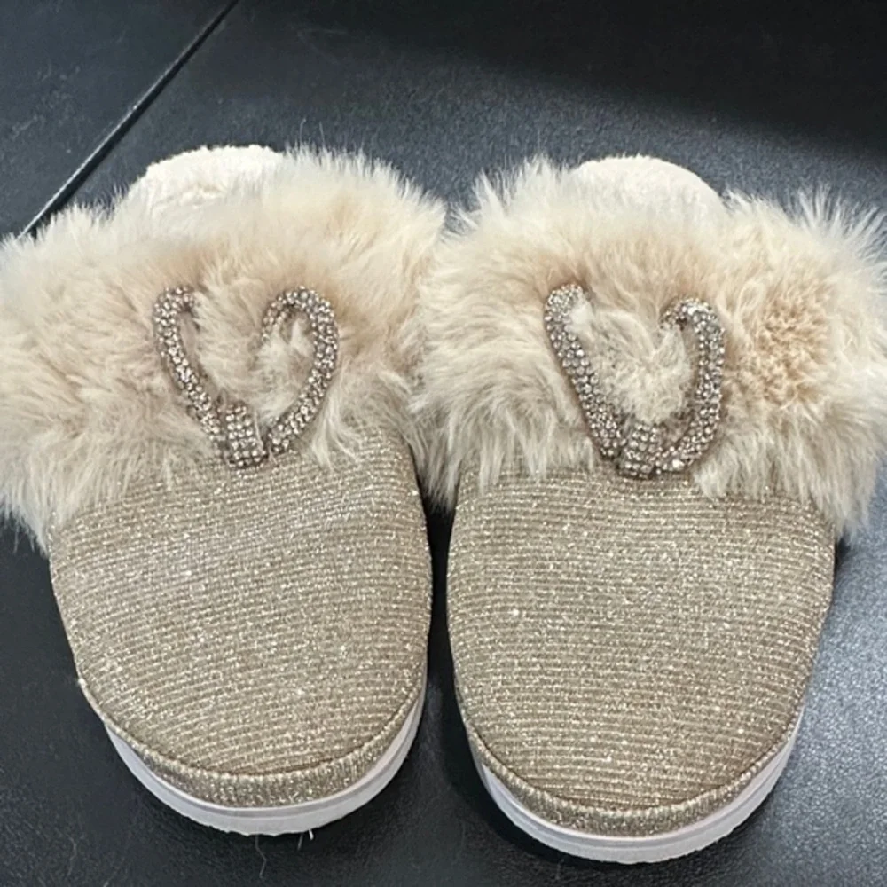 Gianni Bini girls Slippers with Faux Fur and Sparkle size 1